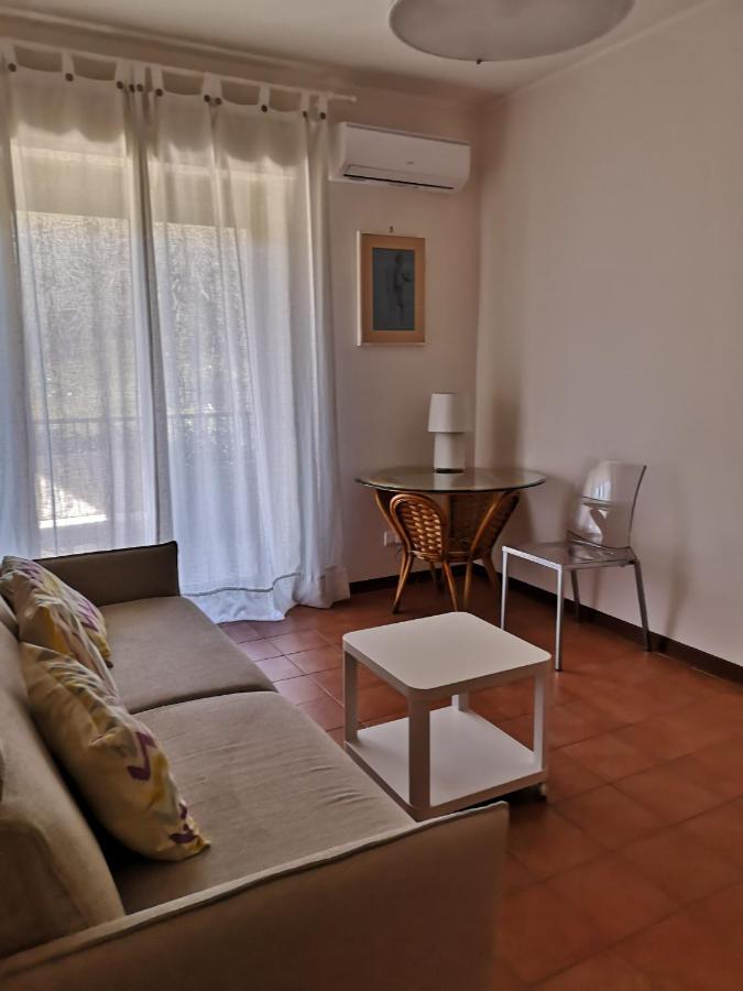 La Lampara Apartment Ачи Костелло Экстерьер фото