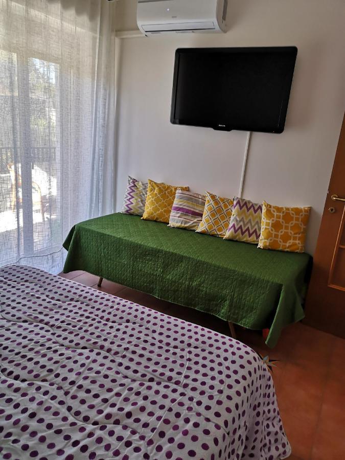 La Lampara Apartment Ачи Костелло Экстерьер фото