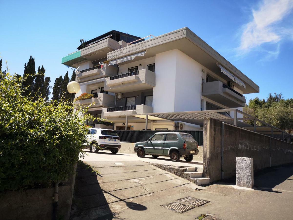 La Lampara Apartment Ачи Костелло Экстерьер фото