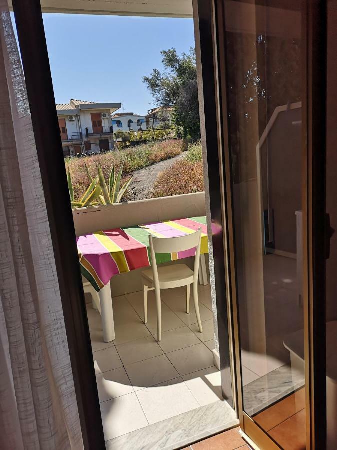 La Lampara Apartment Ачи Костелло Экстерьер фото